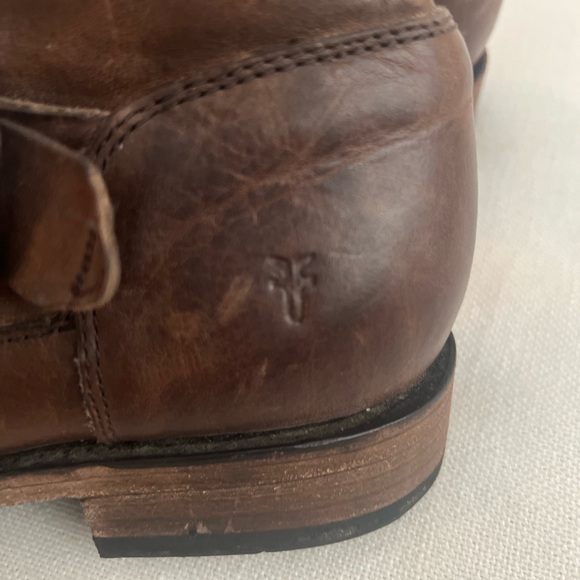 Frye Veronica Short Booties | Saddle Brown Leather | Distressed | 7.5 - Picture 7 of 10